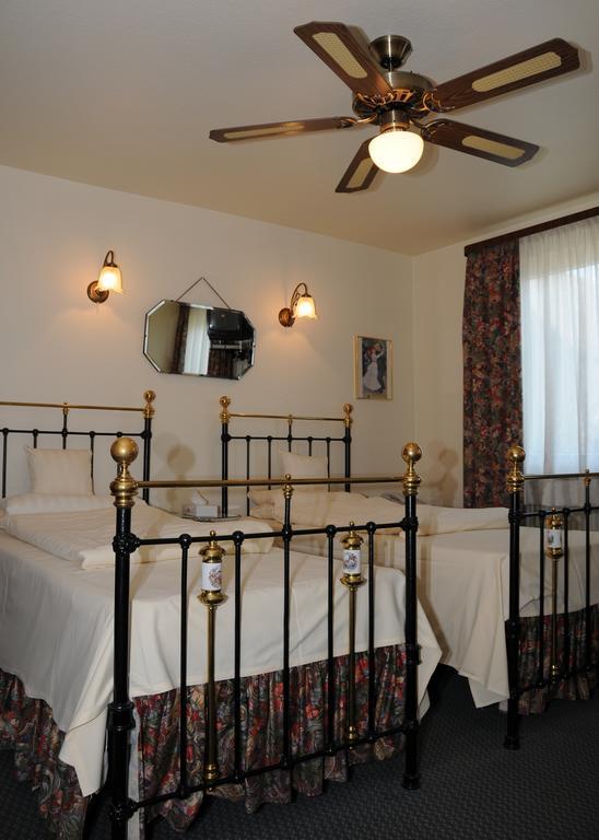 Hotel Admiral Вісбаден Номер фото