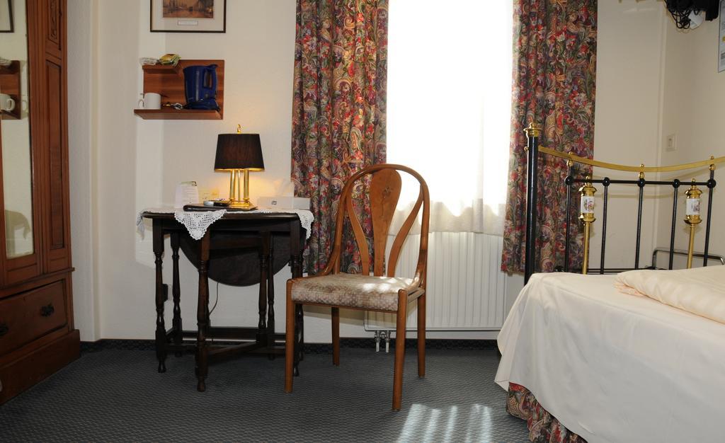 Hotel Admiral Вісбаден Номер фото